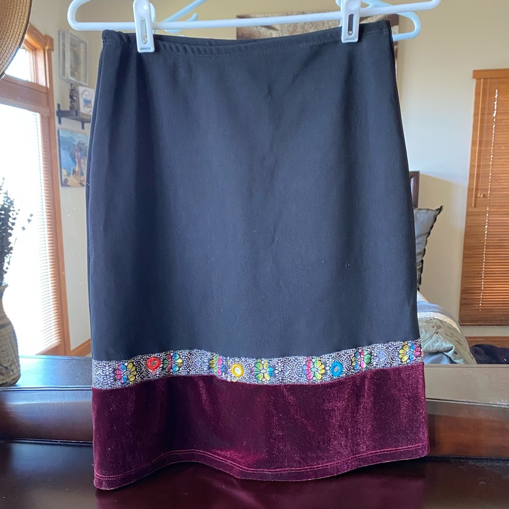 Small maroon & black skirt